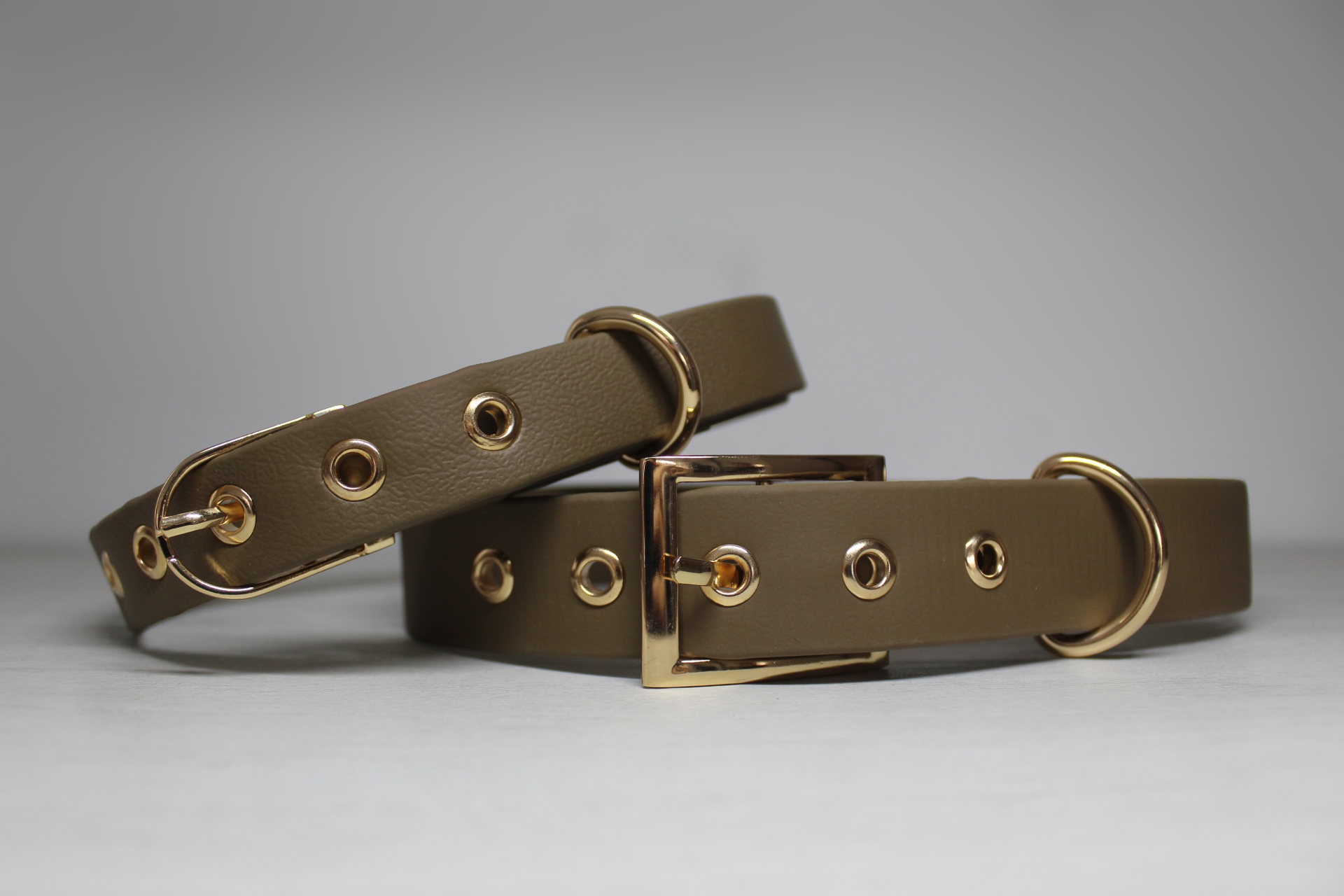 Colliers Flexipaw beige en 2,5cm et 1,9cm d’épaisseur 